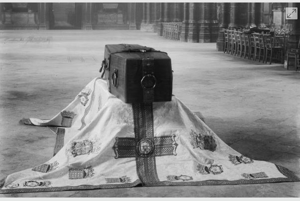 coffin of the unknown soldier