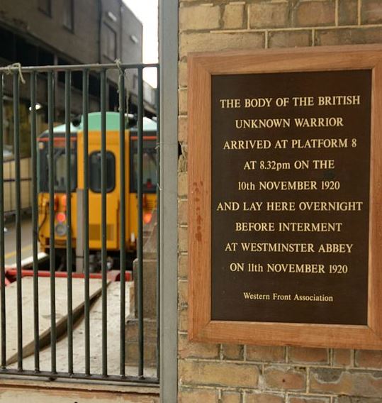 plaque victoria station.JPG